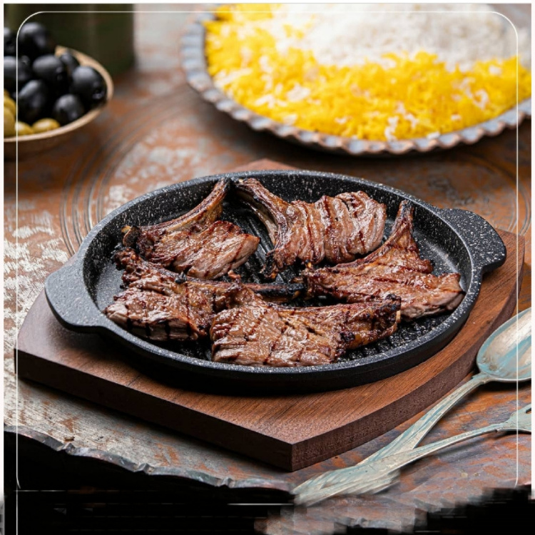تابه گریل چدن مدل Fahita با زیره چوبی